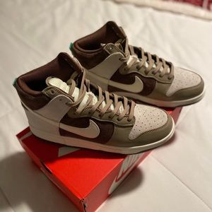 Men’s Nike Dunk High “Light Chocolate”